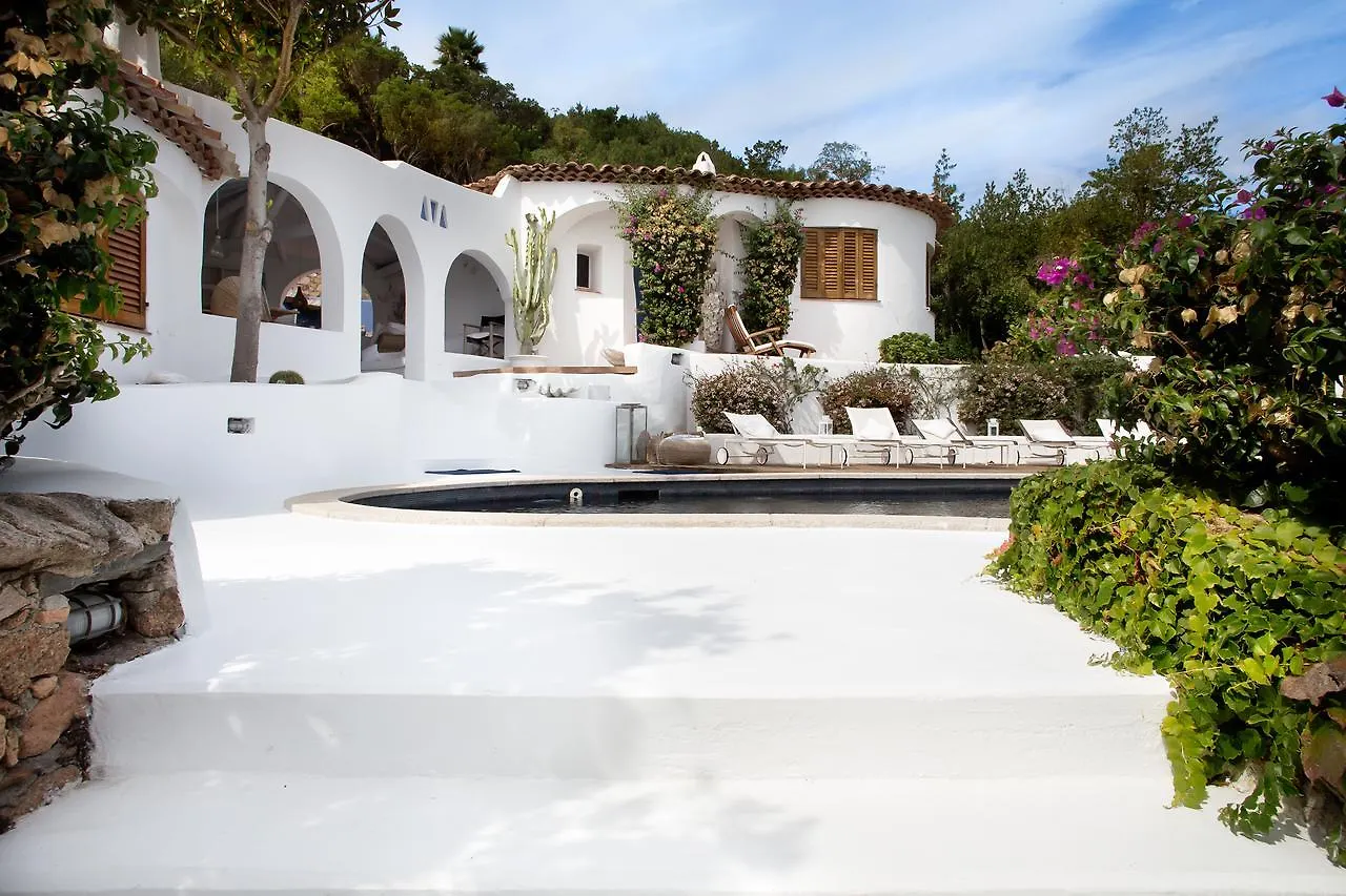 The White Villa In Costa Smeralda -Porto Cervo- بيت للعطل